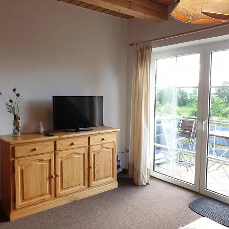 Martens - Carla Lejlighed Wieck